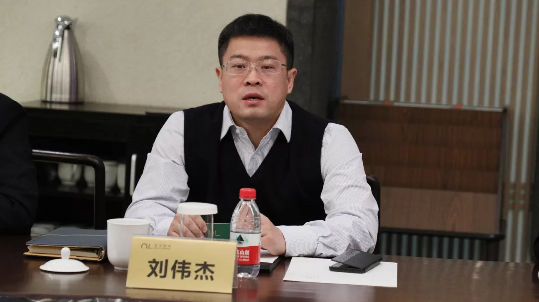 东方园林总裁刘伟杰发言刘伟杰介绍说,东方园林在朝阳区国资委入主后