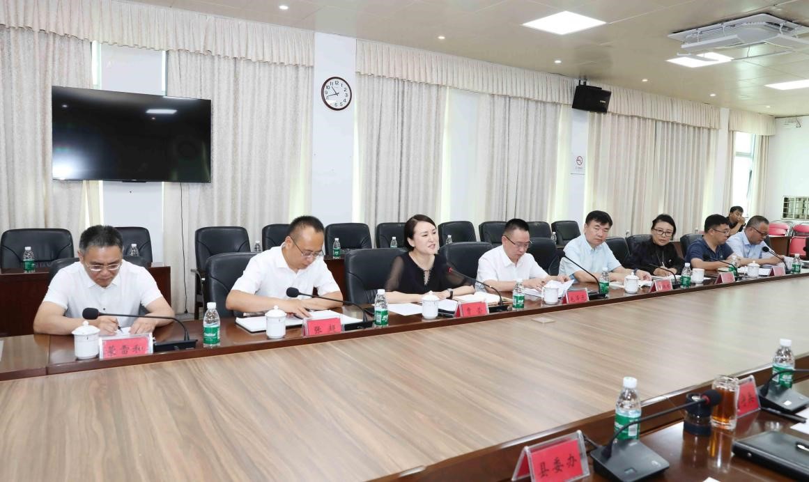 贾总带队拜访海南领导0603（2）.jpg